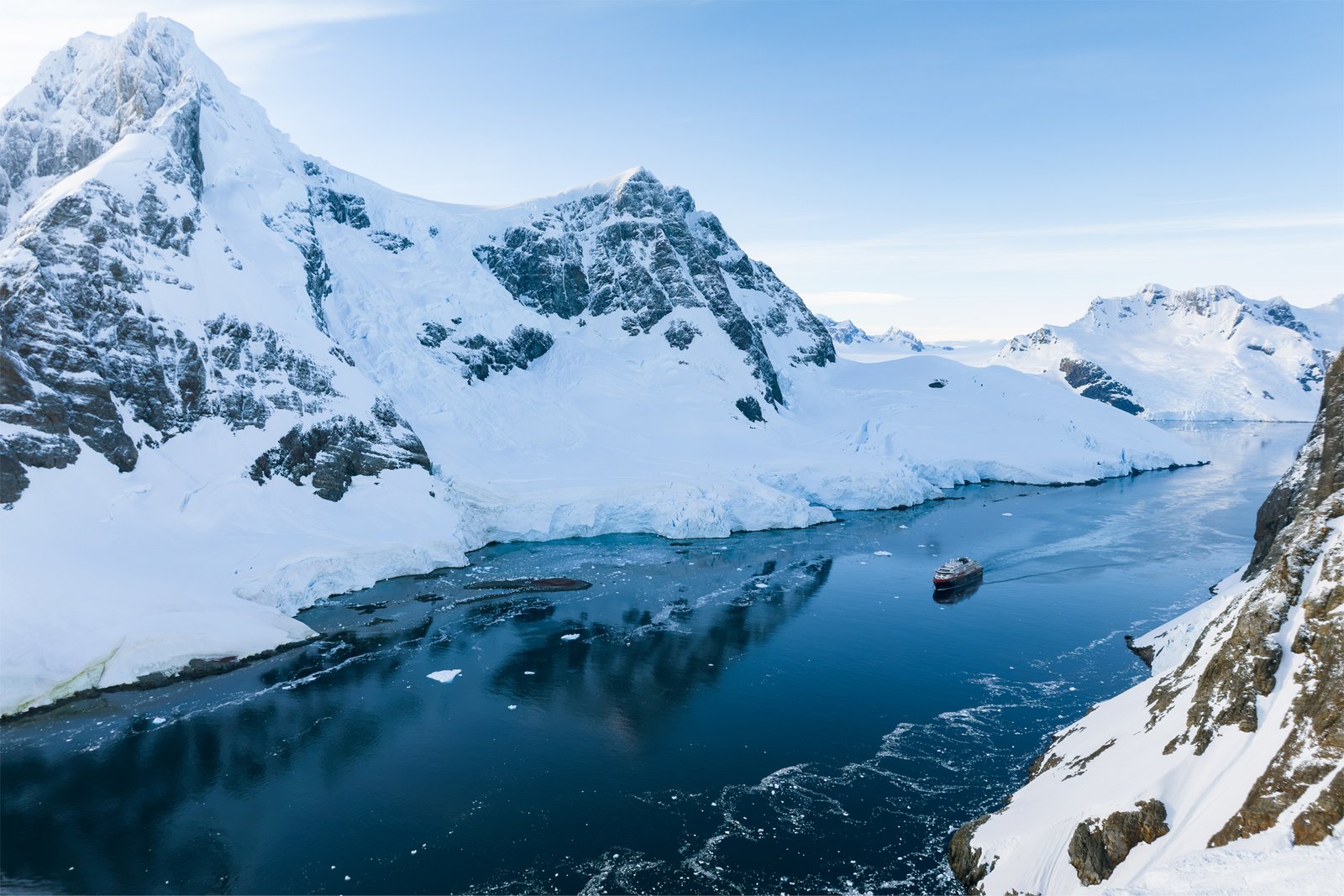 Antartica Lemaire Channel